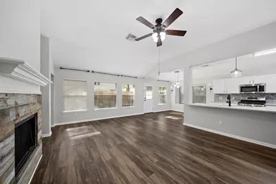 58 N Delta Mill Cir Circle, The Woodlands, TX 77385 - Photo 7