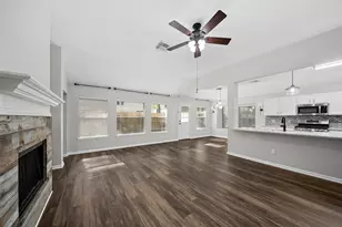 58 N Delta Mill Cir Circle, The Woodlands, TX 77385 - Photo 7