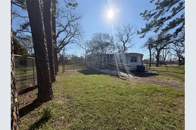 116 Avenue C, Brazoria, TX 77422 - Photo 1
