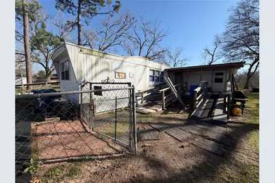 116 Avenue C, Brazoria, TX 77422 - Photo 11