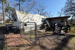 116 Avenue C, Brazoria, TX 77422 - Photo 11