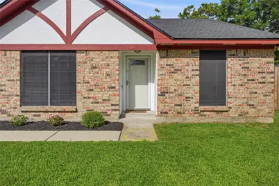 4850 Kentington Drive, Alvin, TX 77511 - Photo 3