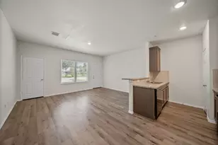 403 E Avenue G, Conroe, TX 77301 - Photo 7