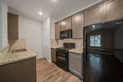 403 E Avenue G, Conroe, TX 77301 - Photo 5