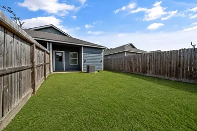403 E Avenue G, Conroe, TX 77301 - Photo 17