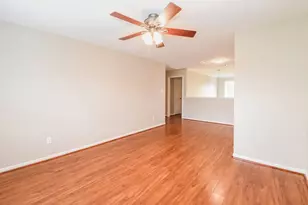 11305 Shoal Creek Dr, Pearland, TX 77584 - Photo 9