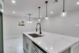 7207 Crestmont St, Houston, TX 77033 - Photo 17