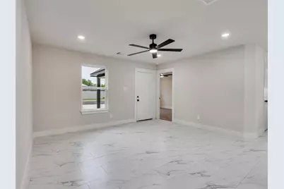 7207 Crestmont Street, Houston, TX 77033 - Photo 9
