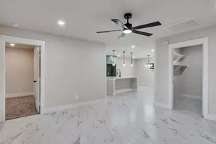 7207 Crestmont St, Houston, TX 77033 - Photo 7