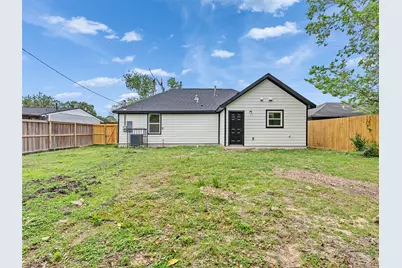 7207 Crestmont Street, Houston, TX 77033 - Photo 27