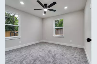 7207 Crestmont Street, Houston, TX 77033 - Photo 23