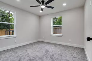 7207 Crestmont St, Houston, TX 77033 - Photo 23