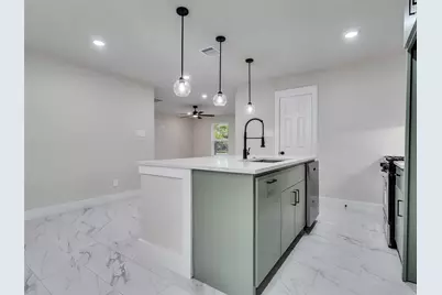 7207 Crestmont Street, Houston, TX 77033 - Photo 15