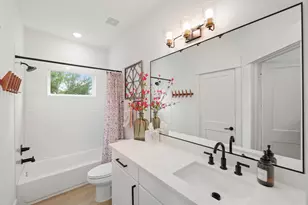 9015 Wellspring Dr, Houston, TX 77080 - Photo 23