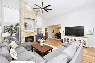 2527 Live Oak Dr, Rosenberg, TX 77471 - Photo 9