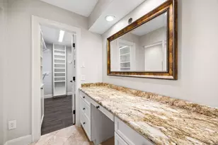 11426 Cold Spring Dr, Houston, TX 77043 - Photo 19