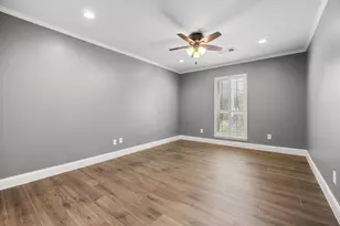 11426 Cold Spring Dr, Houston, TX 77043 - Photo 17