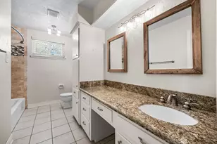 11426 Cold Spring Dr, Houston, TX 77043 - Photo 23