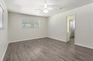 1003 Pear Tree Ln, Houston, TX 77073 - Photo 9