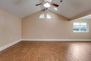 1418 Barrowgate Dr, Sugar Land, TX 77498 - Photo 9