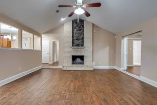 1418 Barrowgate Dr, Sugar Land, TX 77498 - Photo 5