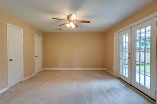 1418 Barrowgate Dr, Sugar Land, TX 77498 - Photo 11