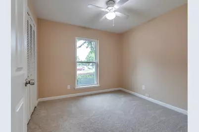 1418 Barrowgate Dr, Sugar Land, TX 77498 - Photo 15