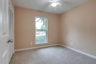 1418 Barrowgate Dr, Sugar Land, TX 77498 - Photo 15