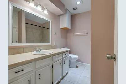1418 Barrowgate Dr, Sugar Land, TX 77498 - Photo 17