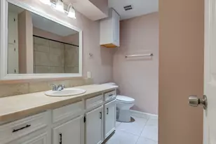 1418 Barrowgate Dr, Sugar Land, TX 77498 - Photo 17