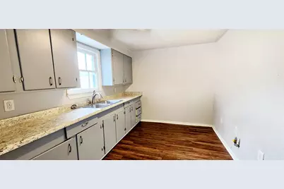 136 W Marion Street, Clute, TX 77531 - Photo 5