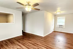 136 W Marion St, Clute, TX 77531 - Photo 1