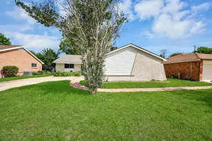 4710 Lotus St, Houston, TX 77045 - Photo 9