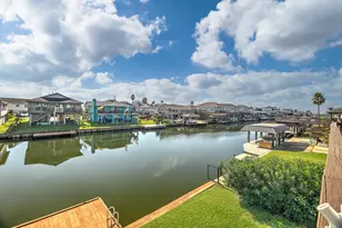 1095 Redfish St, Hitchcock, TX 77563 - Photo 37