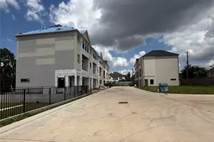 7607 Janak Spring St, Houston, TX 77055 - Photo 13