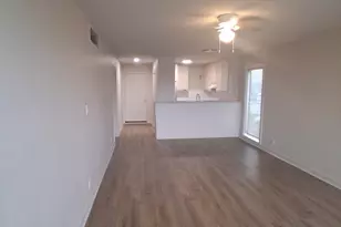 8906 Ilona Ln, Houston, TX 77025 - Photo 5