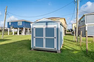 1426 Bluewater Hwy, Surfside Beach, TX 77541 - Photo 17