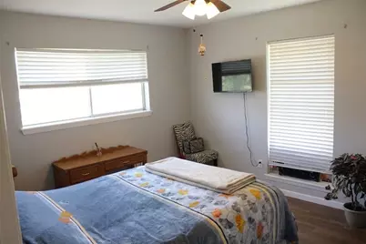 206 Riverside Street, Highlands, TX 77562 - Photo 7