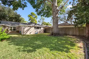 12915 Westleigh Dr, Houston, TX 77077 - Photo 23