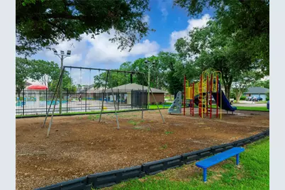 10904 Birch Drive, La Porte, TX 77571 - Photo 41
