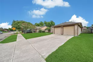 10904 Birch Dr, La Porte, TX 77571 - Photo 33