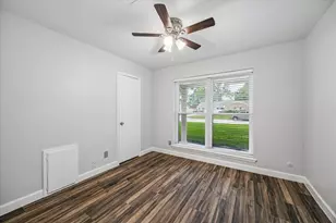 10946 Britt Way, Houston, TX 77043 - Photo 23