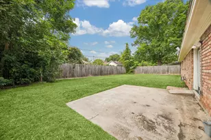 10946 Britt Way, Houston, TX 77043 - Photo 31