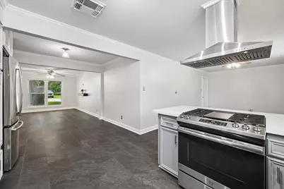 10946 Britt Way, Houston, TX 77043 - Photo 13