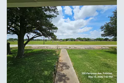 300 Perryman Avenue, Palacios, TX 77465 - Photo 23