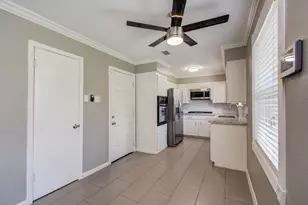 9410 Highmeadow Dr, Houston, TX 77063 - Photo 13