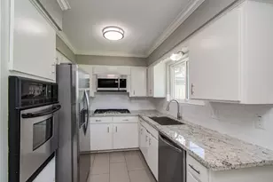 9410 Highmeadow Dr, Houston, TX 77063 - Photo 17