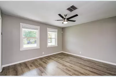 9410 Highmeadow Drive, Houston, TX 77063 - Photo 9