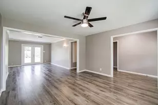 9410 Highmeadow Dr, Houston, TX 77063 - Photo 7