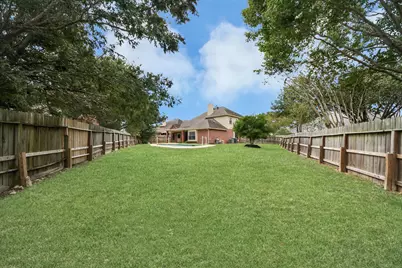 214 Willards Way, Stafford, TX 77477 - Photo 9